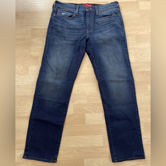 Guess Slim Jeans - Picture 1 of 9